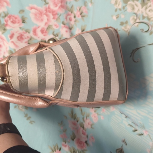 Sold - Picture 5 of 15